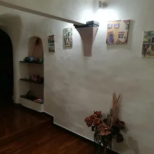Apartment La Casa Accanto Al Duomo, Genoa